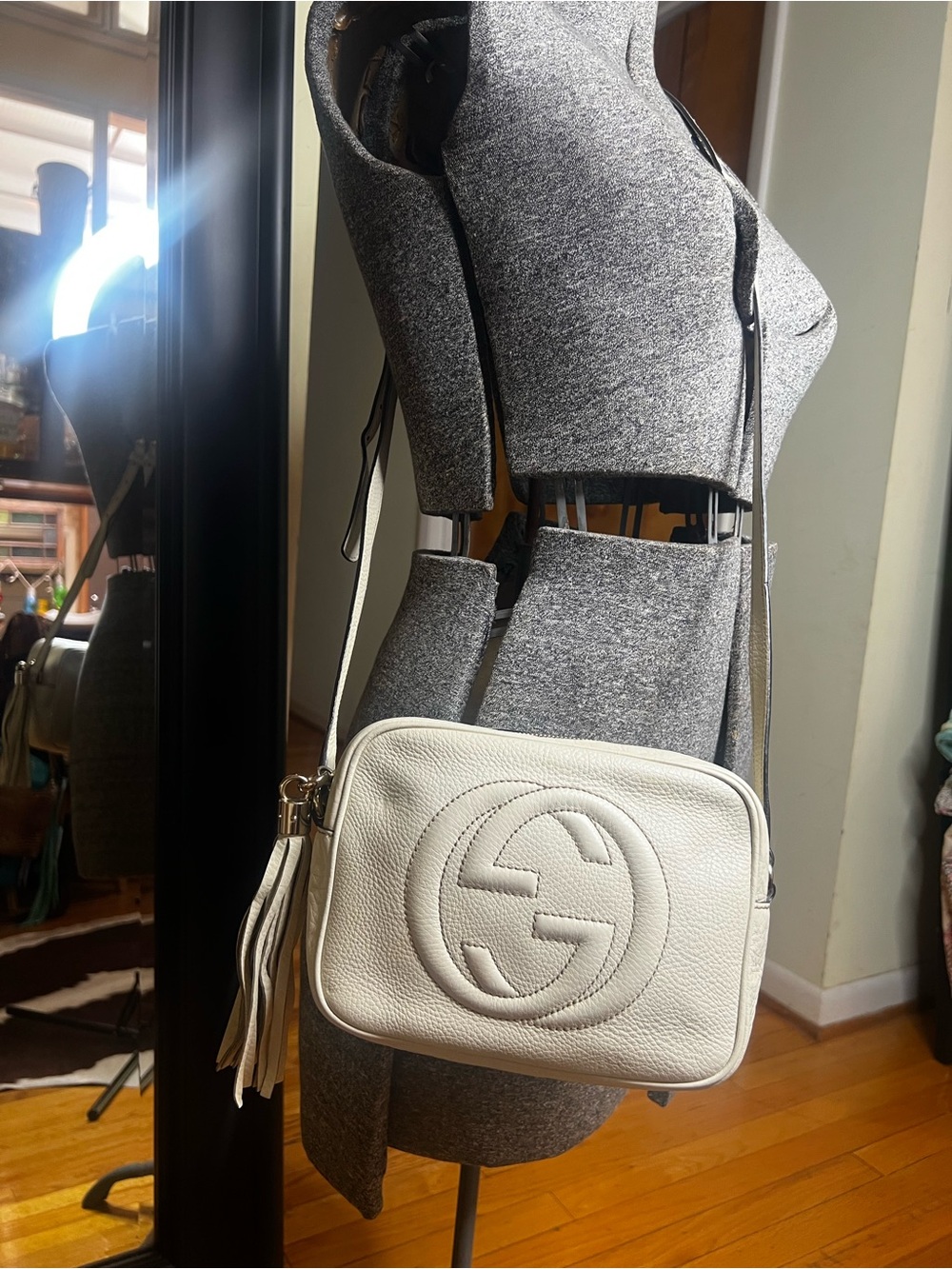 Gucci Off-White/Cream Soho Leather Disco Crossbody Bag with Tassel - Picture 6 of 13
